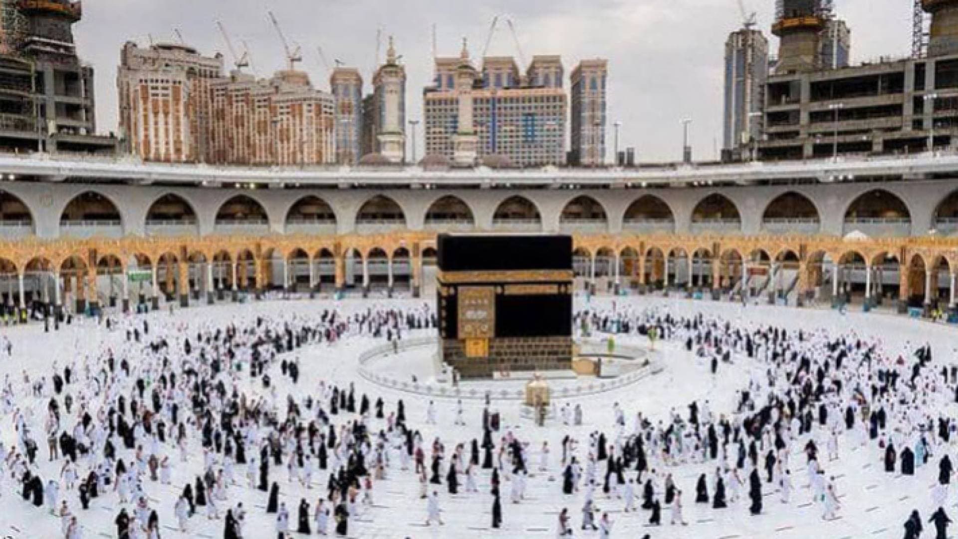 مطالب للحكومة بمخاطبة السلطات السعودية للسماح بآداء مناسك العمرة "برا"