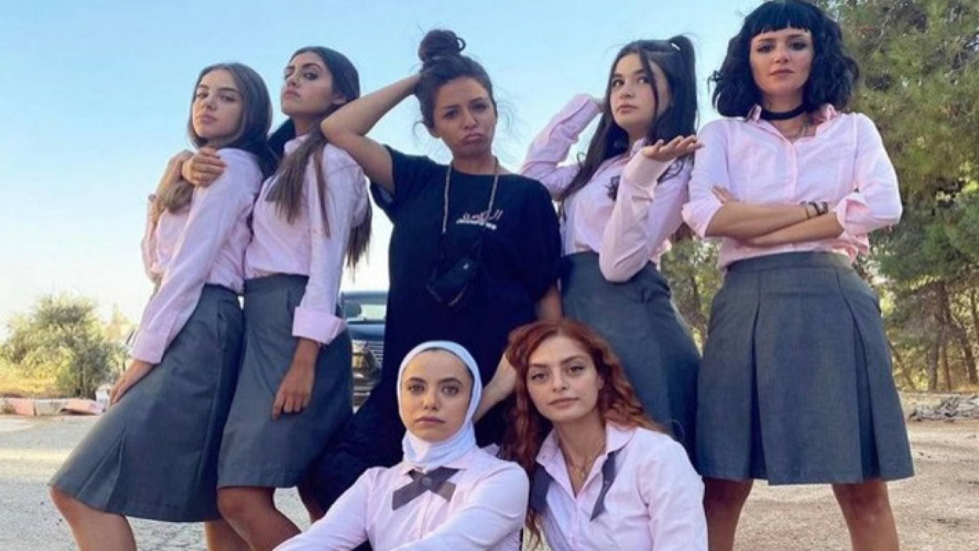 مخرجة مدرسة روابي للبنات "فخورة جدا" بمسلسلها: أظهرنا صورة مثالية