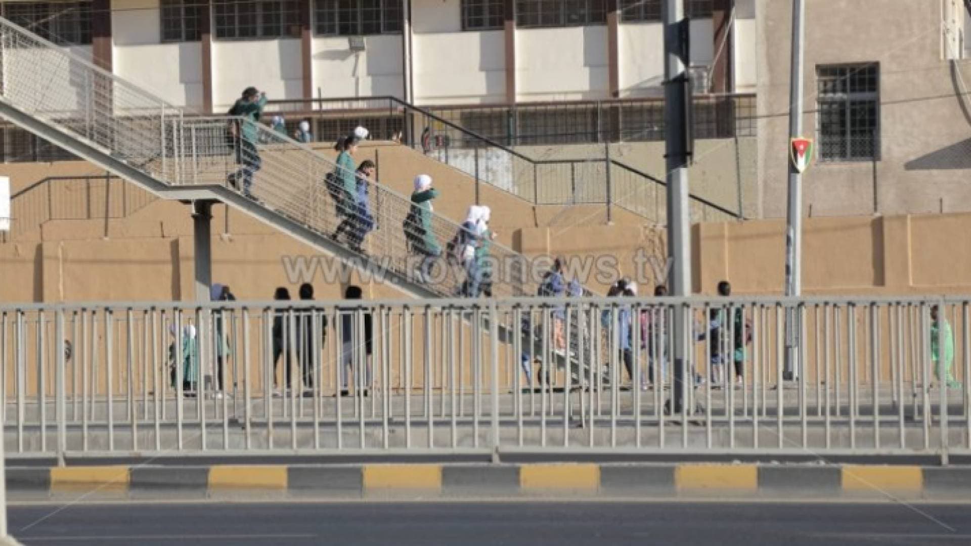 "التربية": عدة سيناريوهات لحل مشكلة انتقال الطلبة إلى المدارس الحكومية