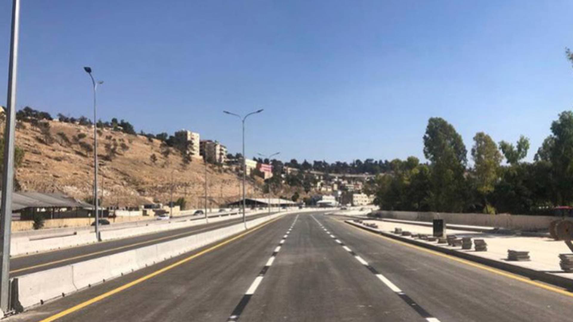 وزير الأشغال يكشف موعد الإنتهاء من الباص سريع التردد بين عمان والزرقاء