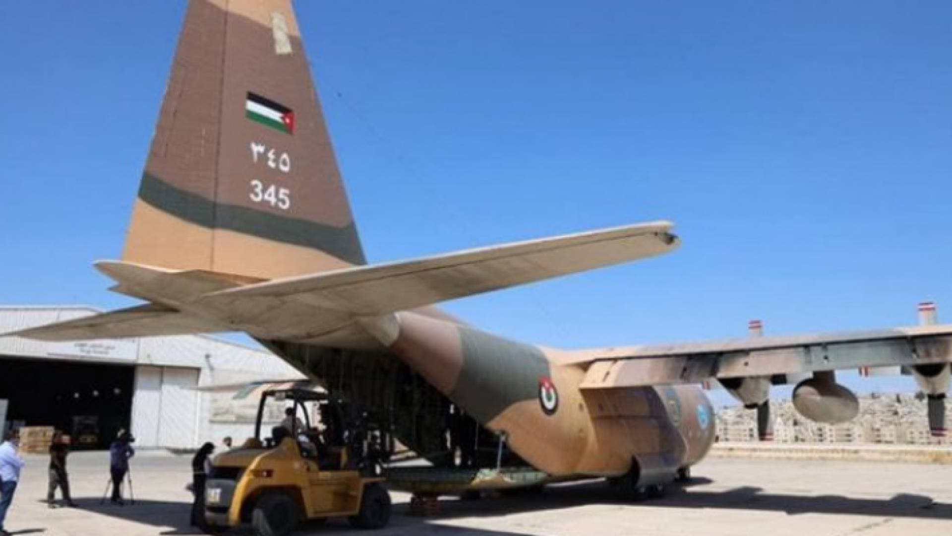 الأردن يرسل طائرة مساعدات ثانية إلى لبنان