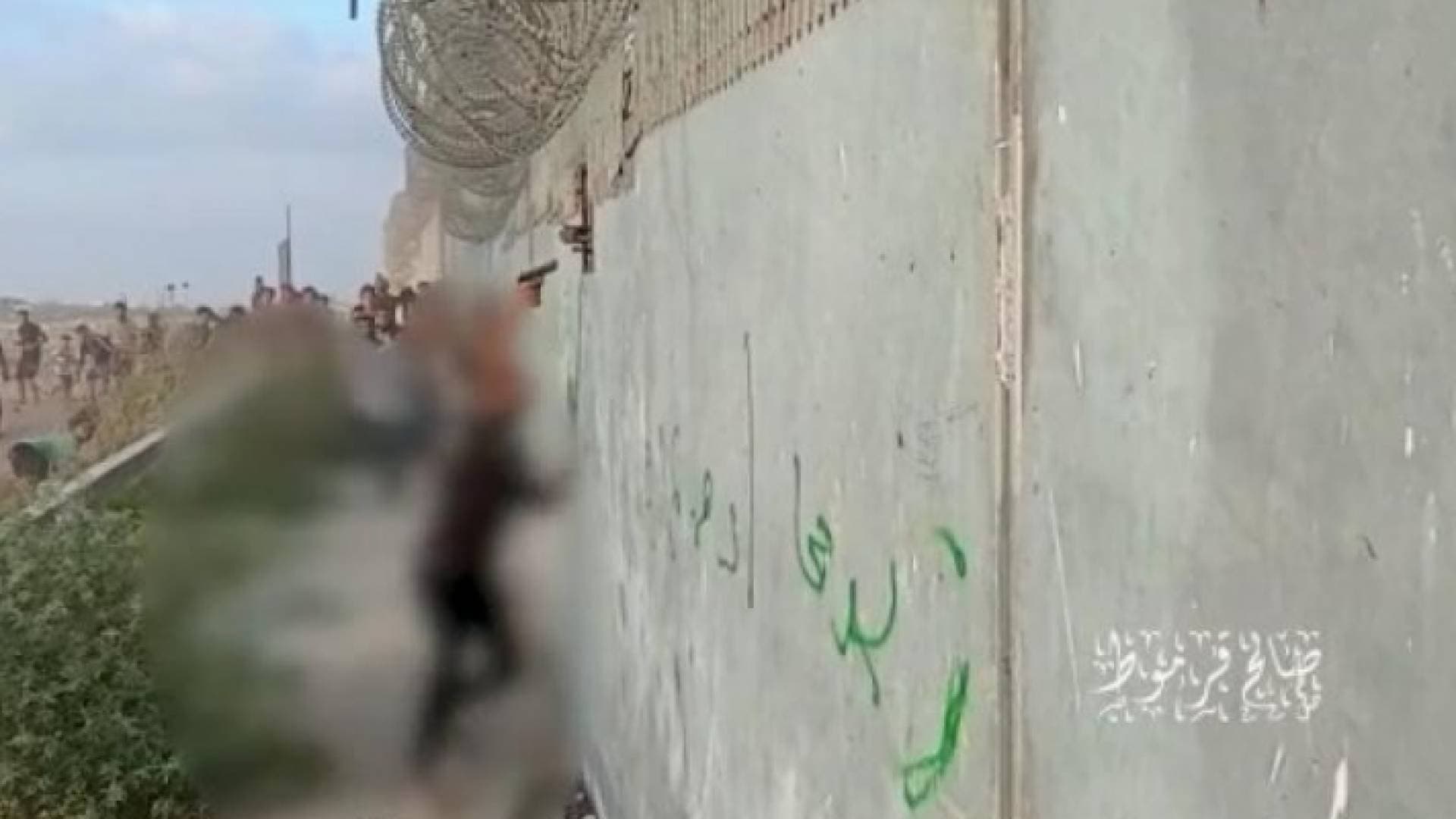 فلسطيني يطلق النار على جندي إسرائيلي من مسافة صفر شرق غزة .. فيديو