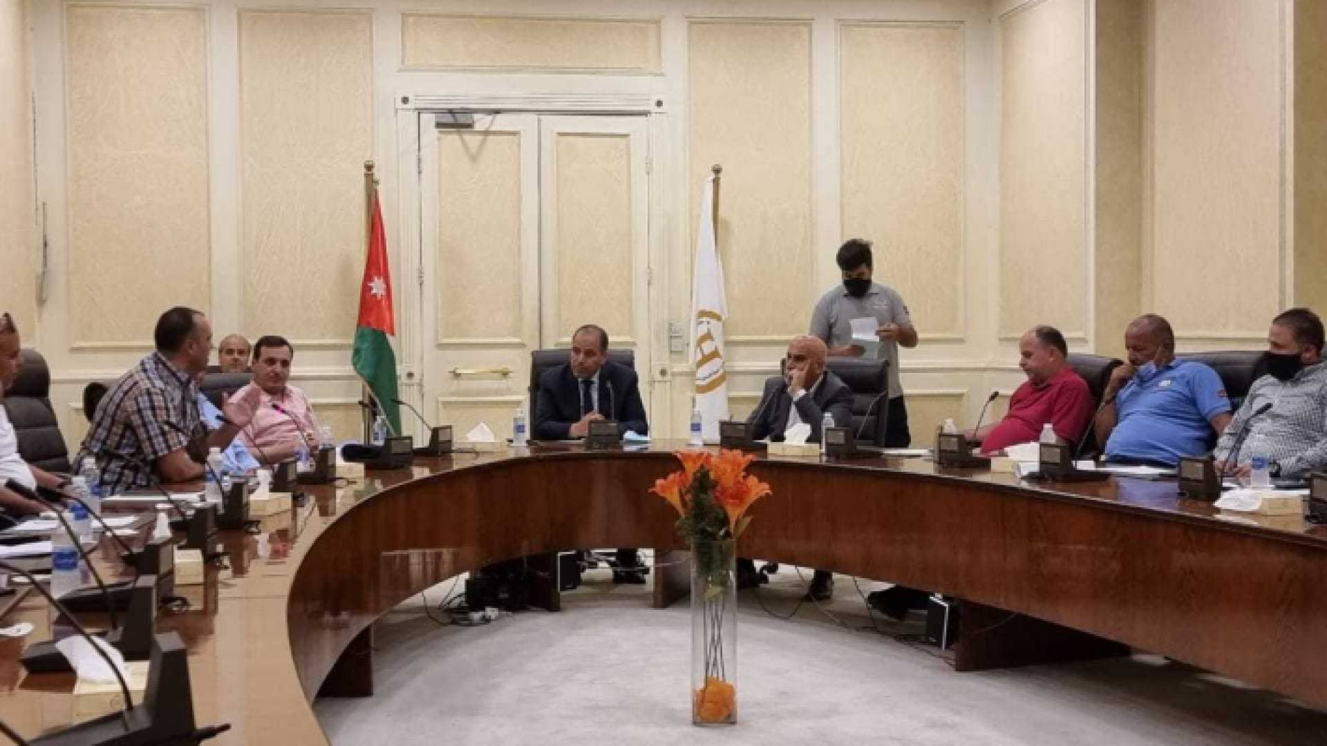 الجبور يلتقي ممثلين عن الهيئة العامة وجماهير الفيصلي