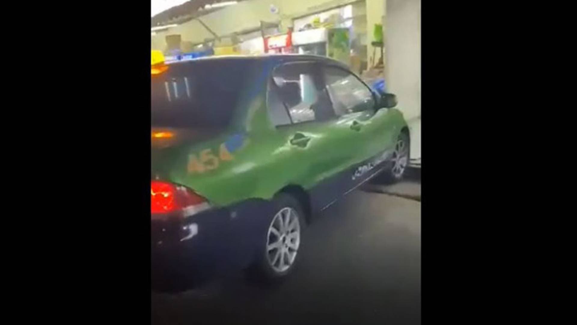 توقيف سائق تكسي شغل فيديو غير أخلاقي بمركبته في العقبة