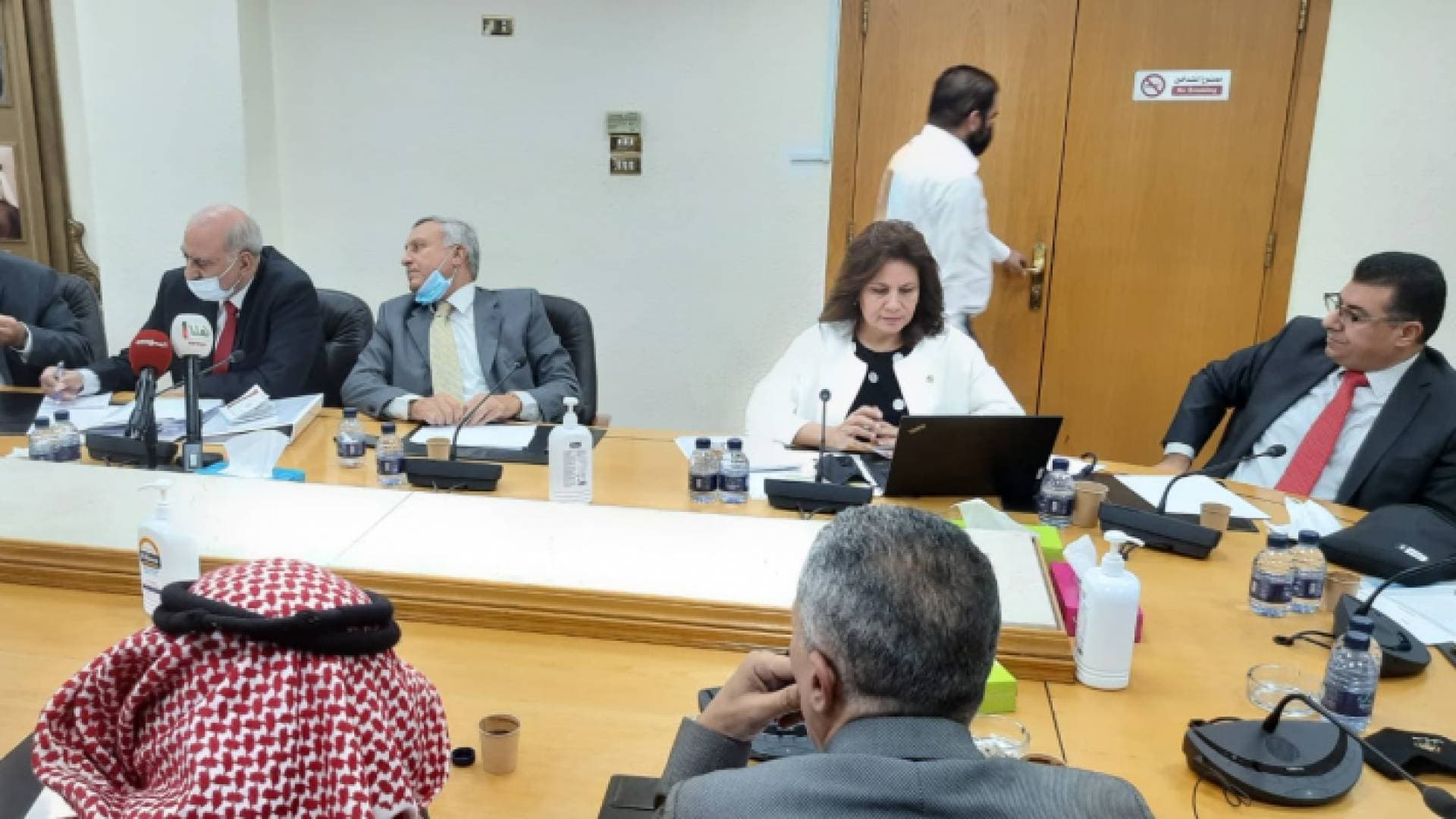 مليارات الدولارات في باطن ضانا.. والحكومة تعد بتشغيل آلاف الشباب