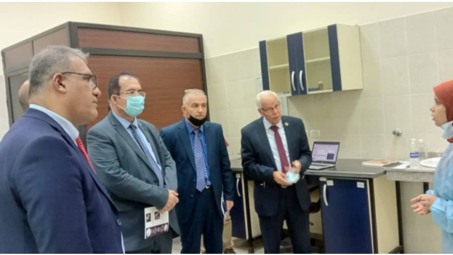 وفد من "الاقليمي لتدريس علوم الفضاء" يزور معهد أبحاث وتطبيقات الليزر في مصر