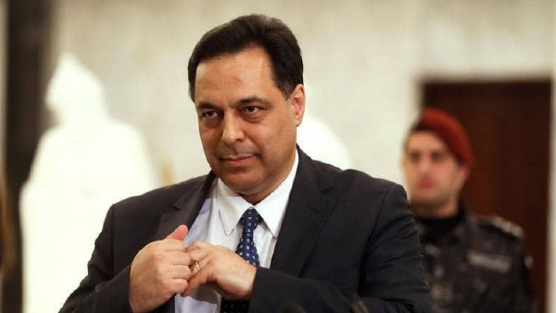 مذكرة إحضار بحق دياب في قضية انفجار مرفأ بيروت