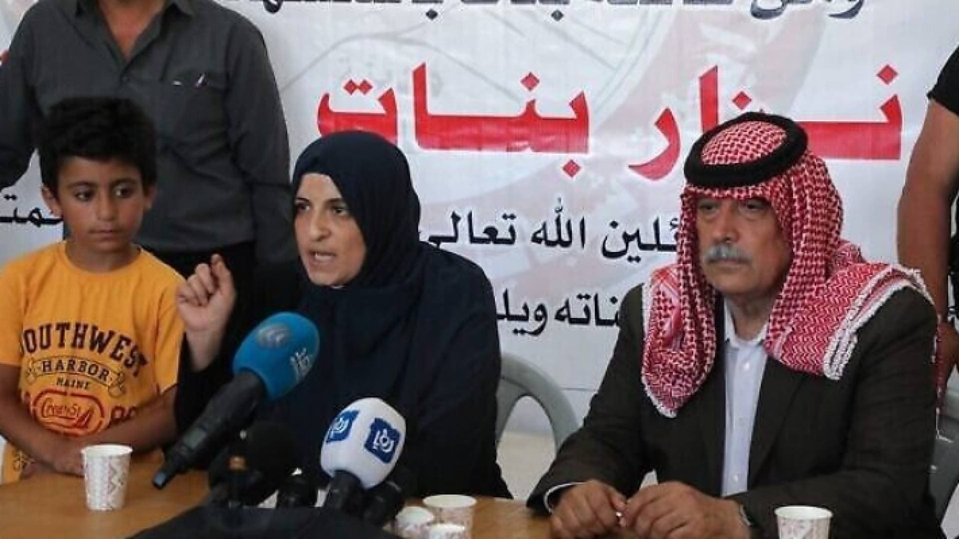 عائلة الناشط الفلسطيني الراحل نزار بنات تتوجه للقضاء البريطاني