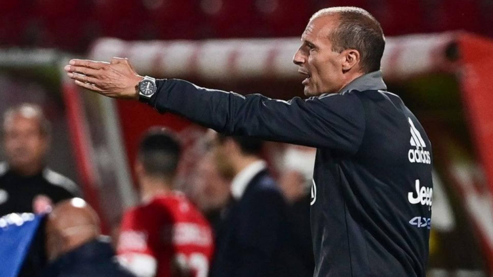 مدرب يوفنتوس يؤكد رحيل رونالدو عن الفريق