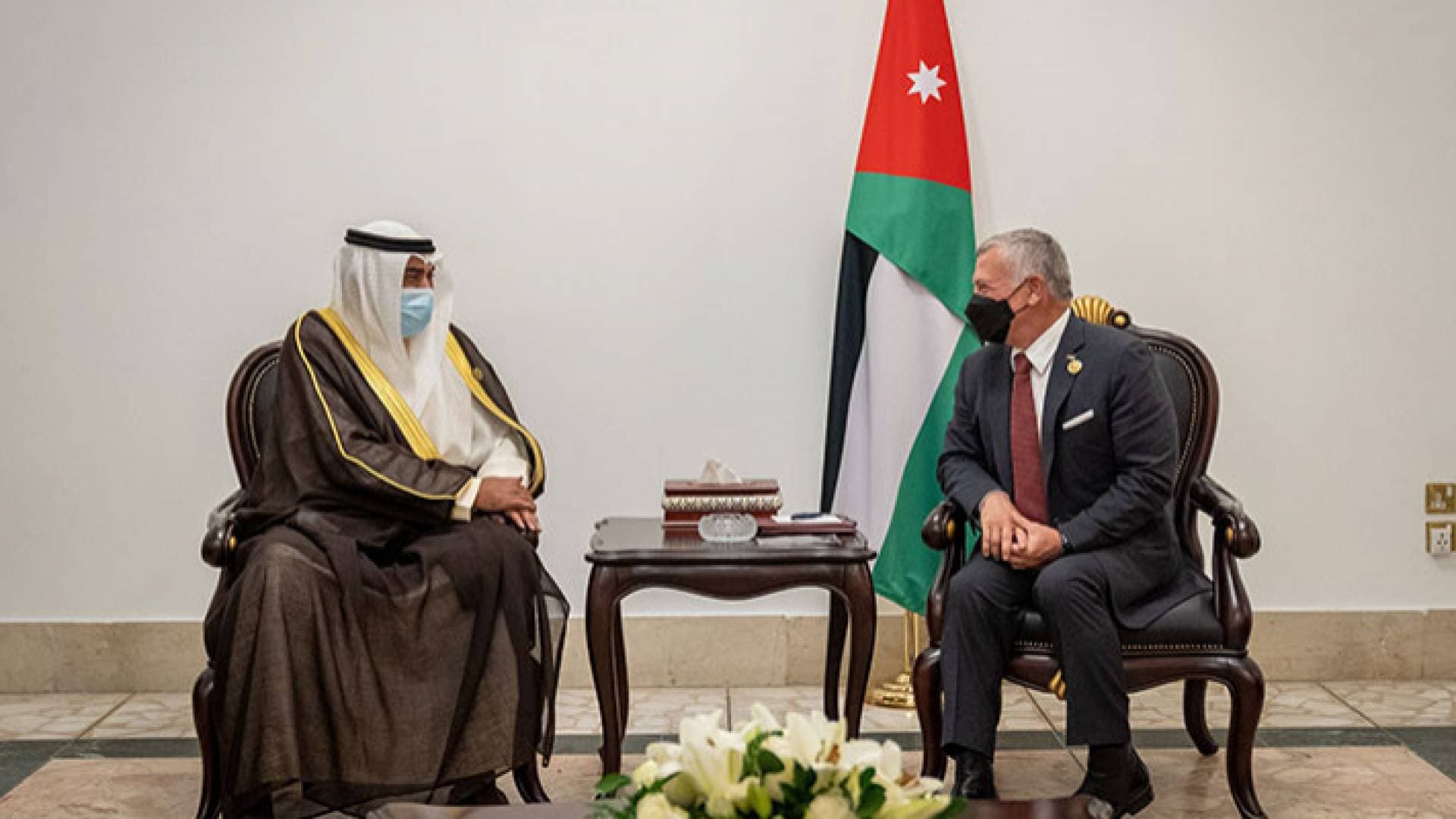 الملك يلتقي رئيس مجلس الوزراء الكويتي