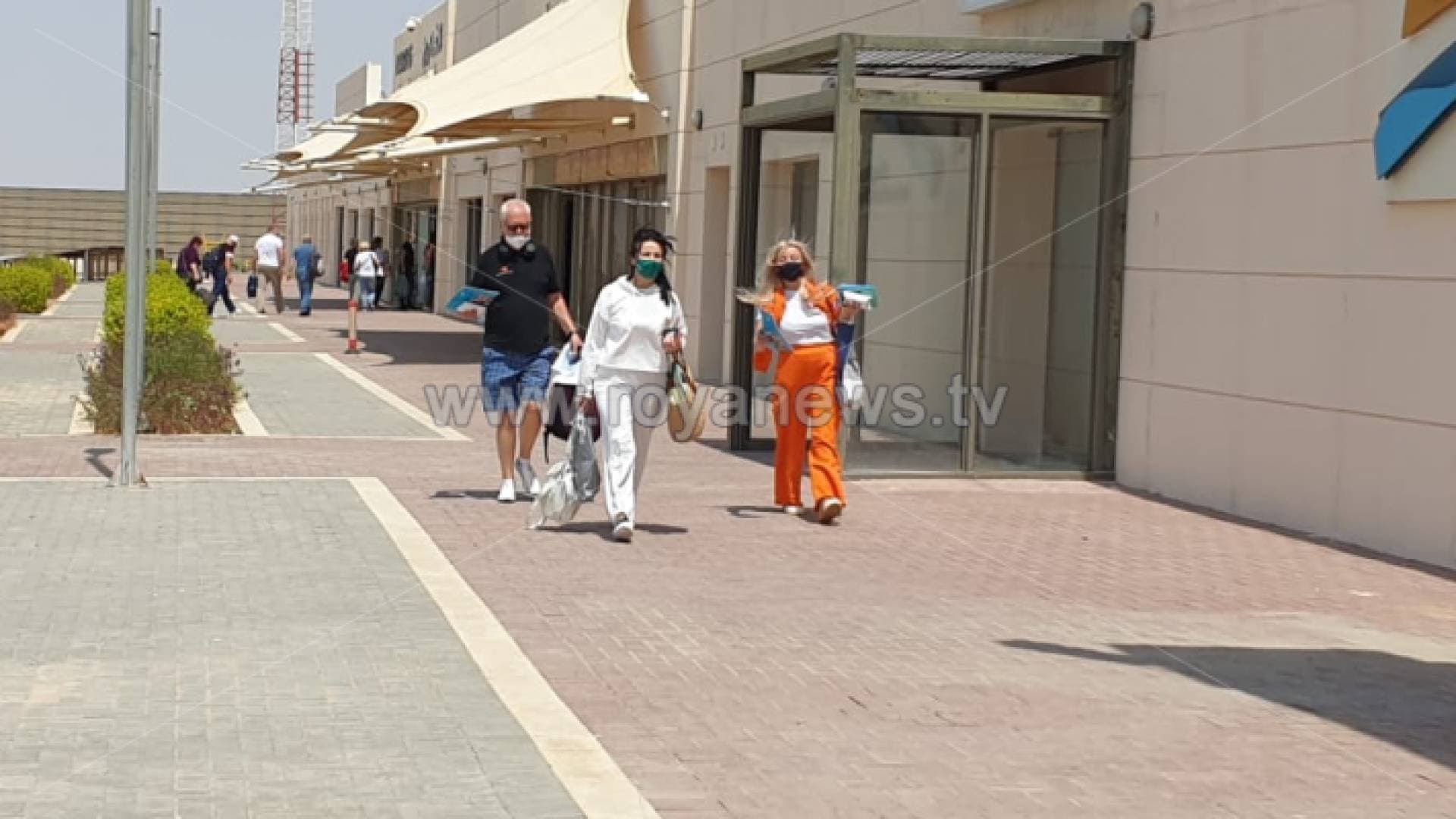 وصول طائرة تقل سياحا من روسيا البيضاء إلى العقبة - فيديو