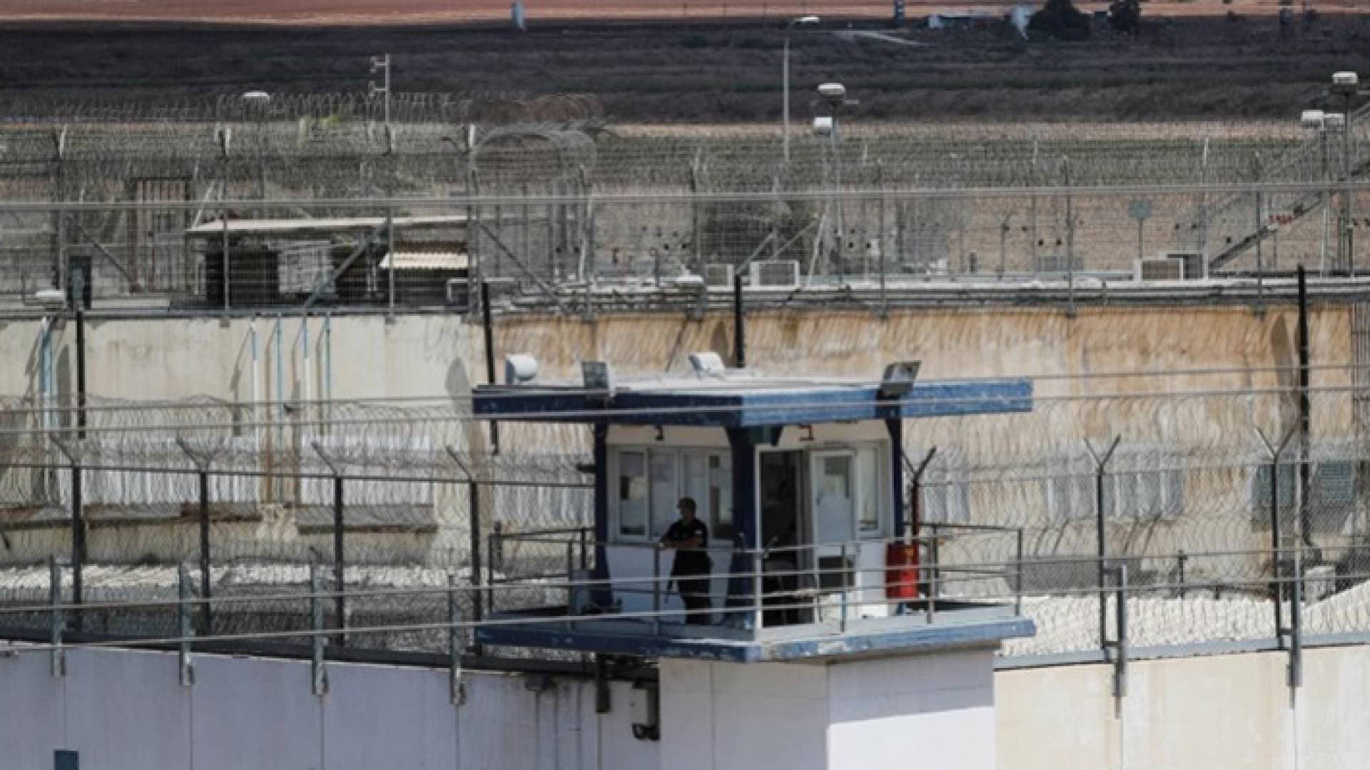 الاحتلال يحظر النشر في قضية هروب ٦ أسرى فلسطينيين من سجن جلبوع