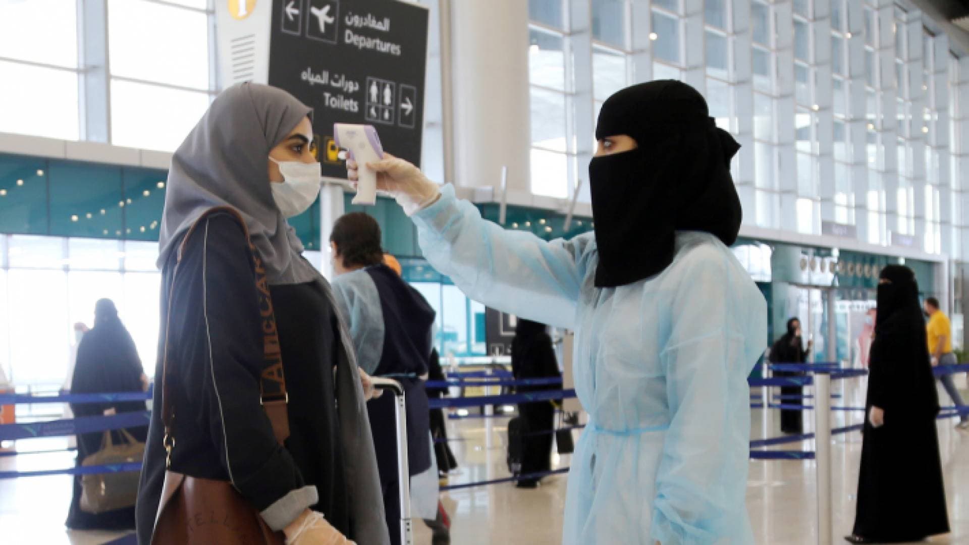 السعودية تقرر وقف تعليق القدوم إلى المملكة من ٣ دول