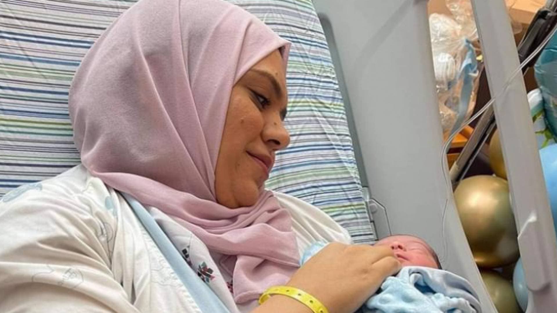 الأسيرة الفلسطينية المحررة أنهار الديك تضع مولودها