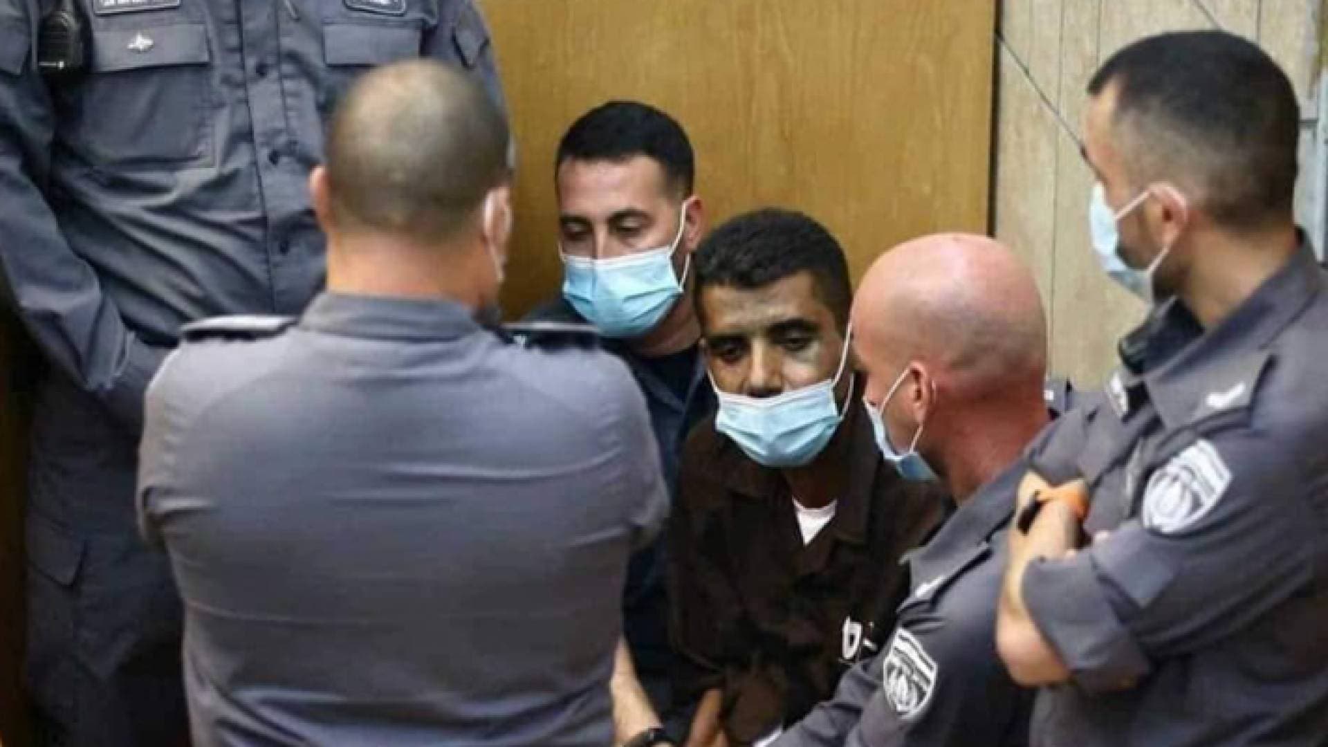 شاهد عرض صور أسرى سجن جلبوع عشية أولى جلسات محاكمتهم