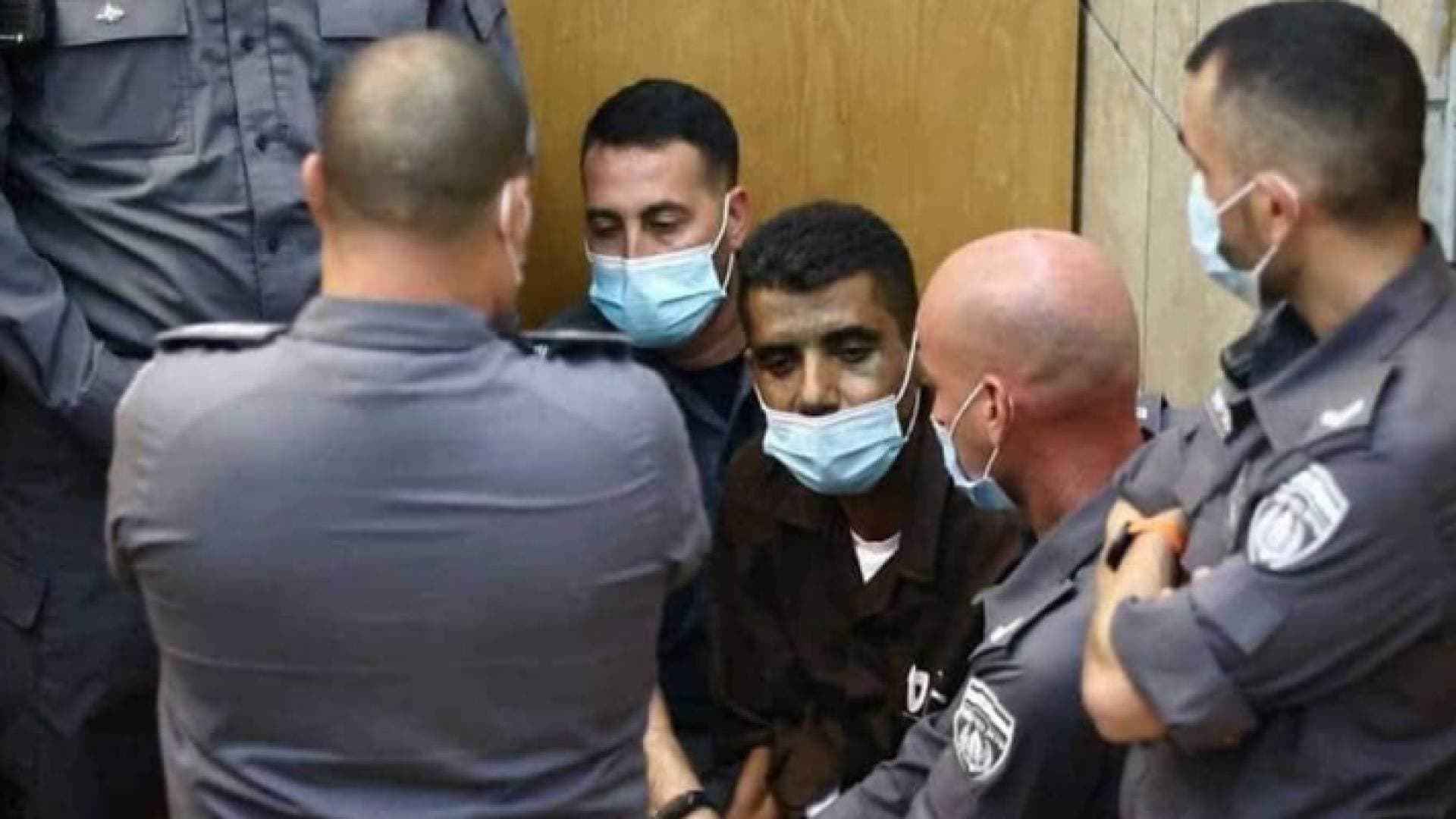 إعلام عبري: نقل الأسير الزبيدي للمستشفى