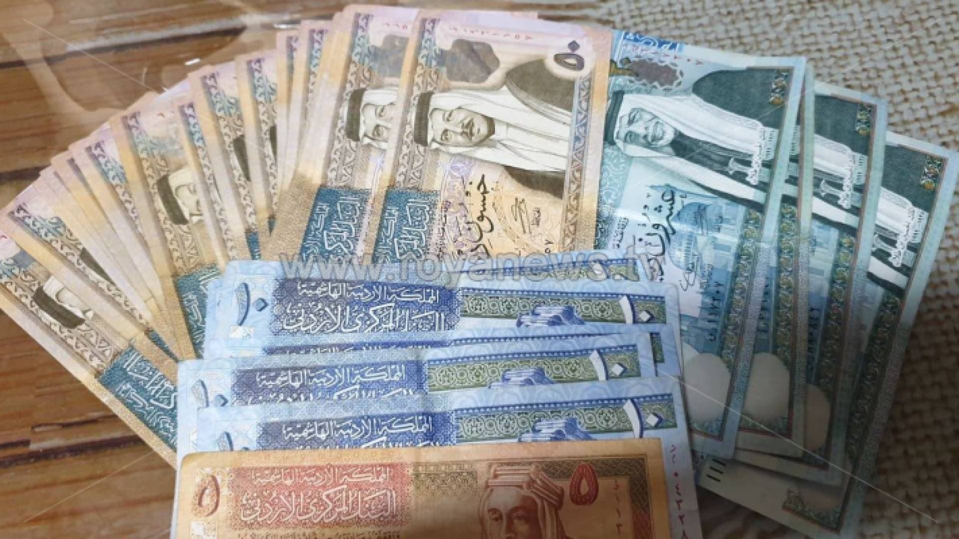 مطالب بتخصيص مبالغ مالية في البنوك لدعم الصناعيين