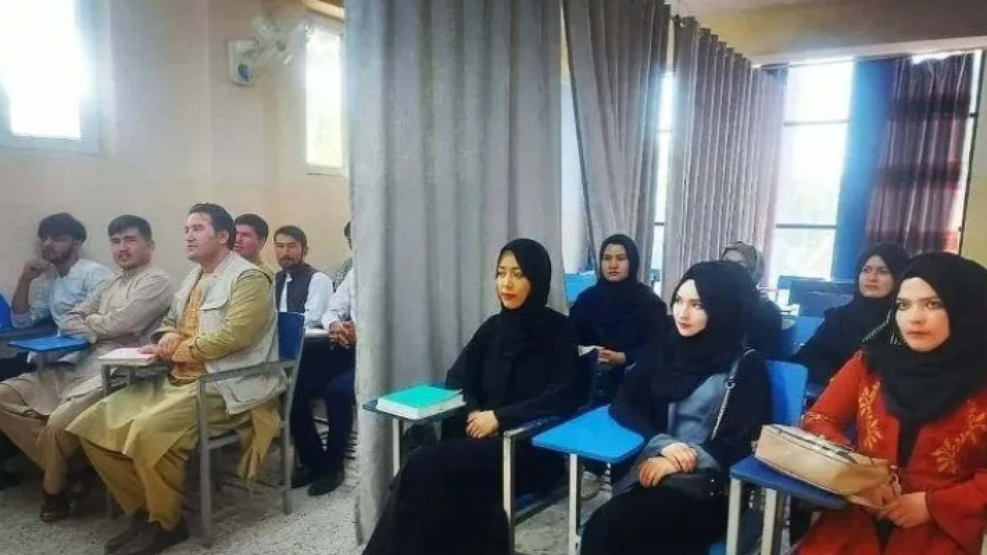 طالبان تؤكد أنها ستسمح للإناث بارتياد الجامعات لكن من دون اختلاط