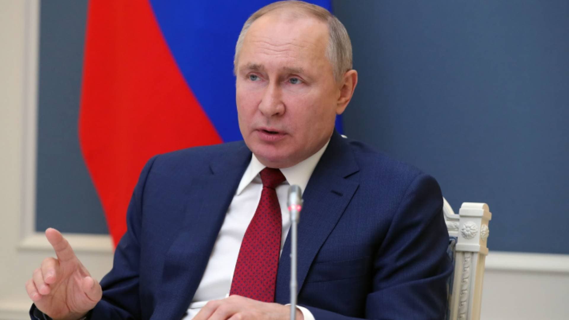 روسيا: بوتين يدخل العزل لإصابة محيطين به بفيروس كورونا