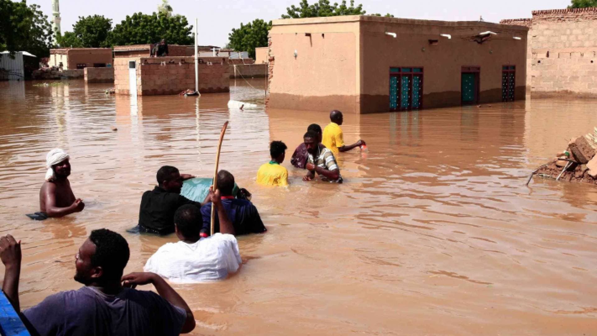 عشرات القتلى والآف المنازل المدمرة بفيضانات السودان