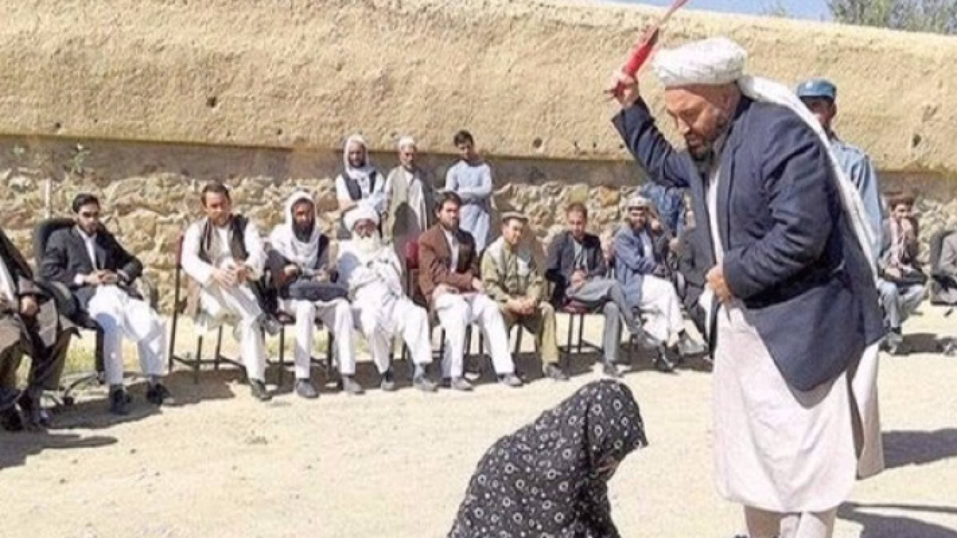 ما حقيقة عودة طالبان لجلد النساء في أفغانستان؟