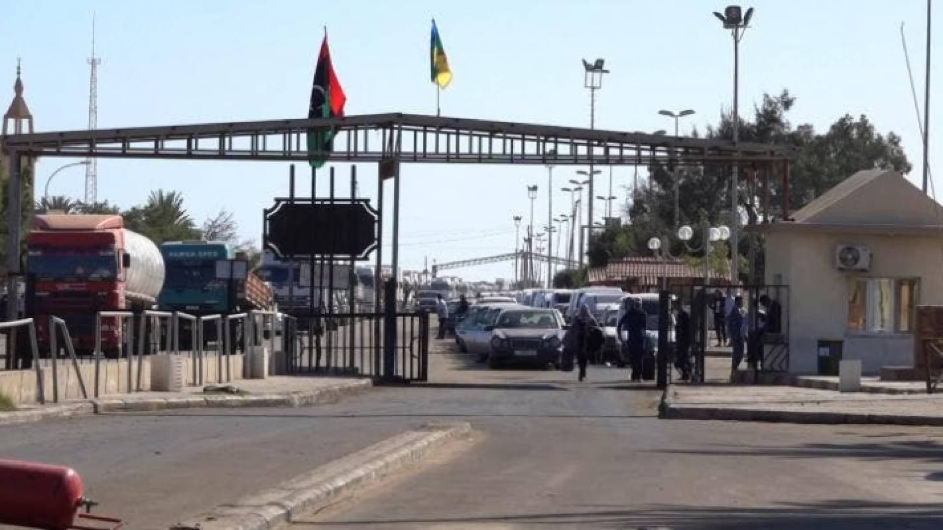 حركة سفر بطيئة بعد عادة فتح الحدود بين تونس وليبيا