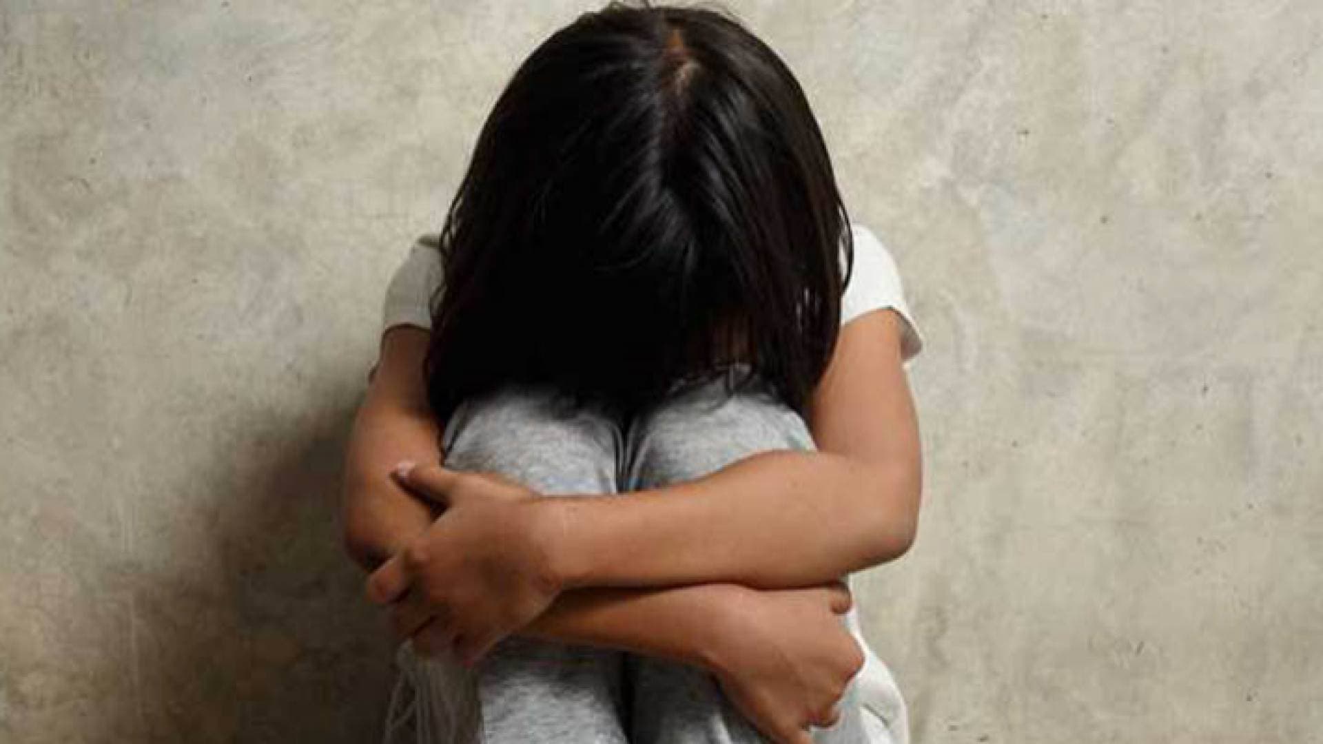 "الجنايات": السجن ٢٥ عاما لأب هتك عرض ابنته في الأردن.. تفاصيل