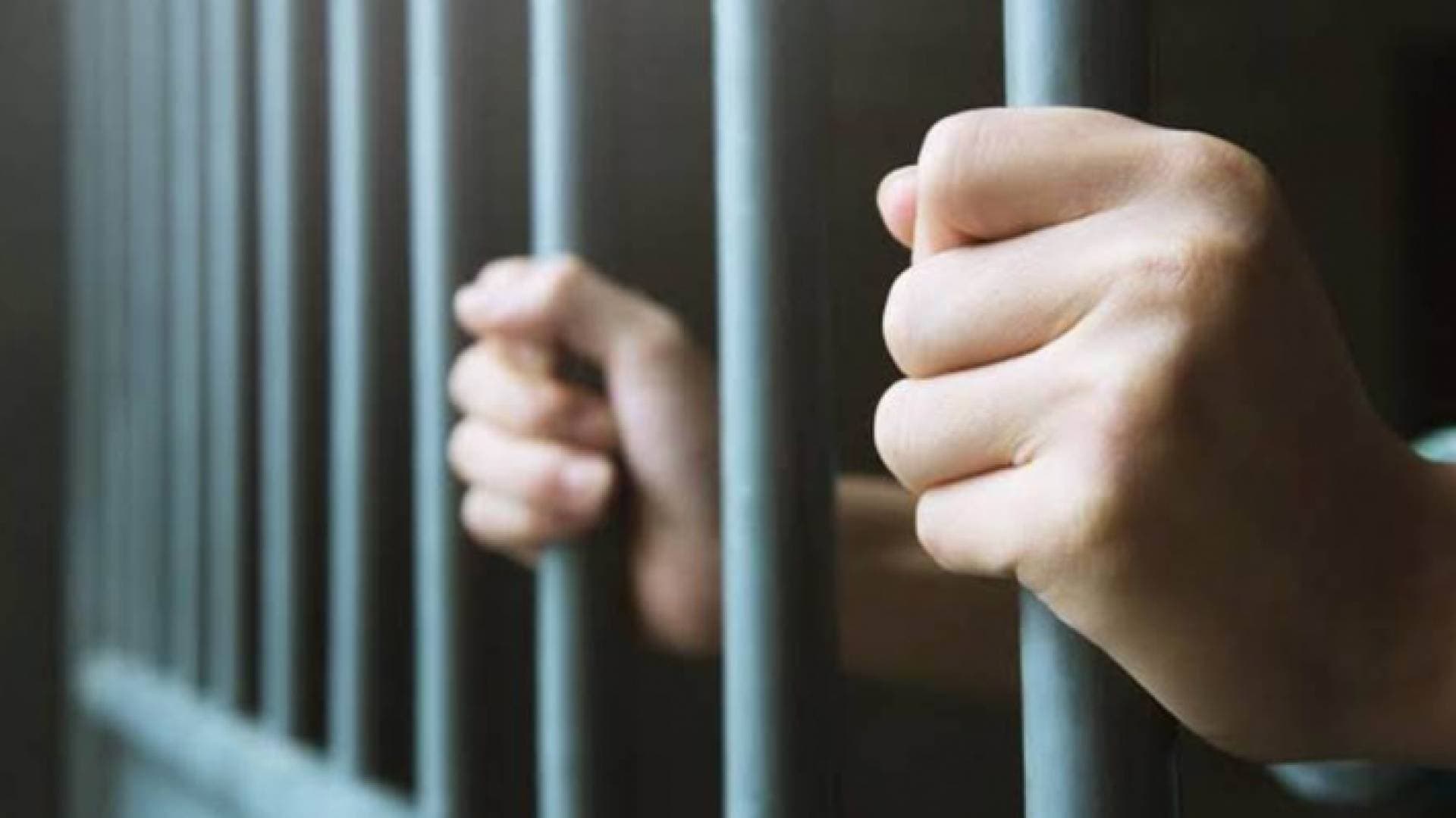 توقيف شخص ١٥ يوما زور تقارير طبية لفتاة