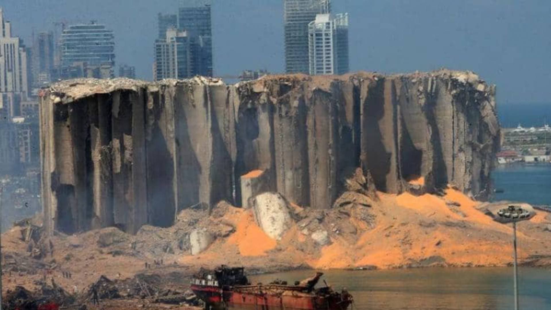 عون: التحقيقات ستتواصل لكشف ملابسات انفجار مرفأ بيروت