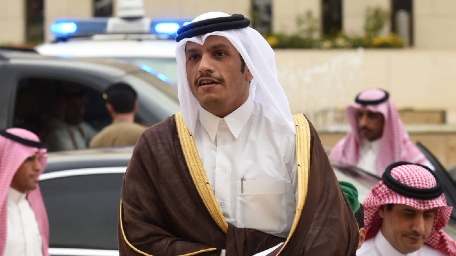 وزير الخارجية القطري في أبو ظبي