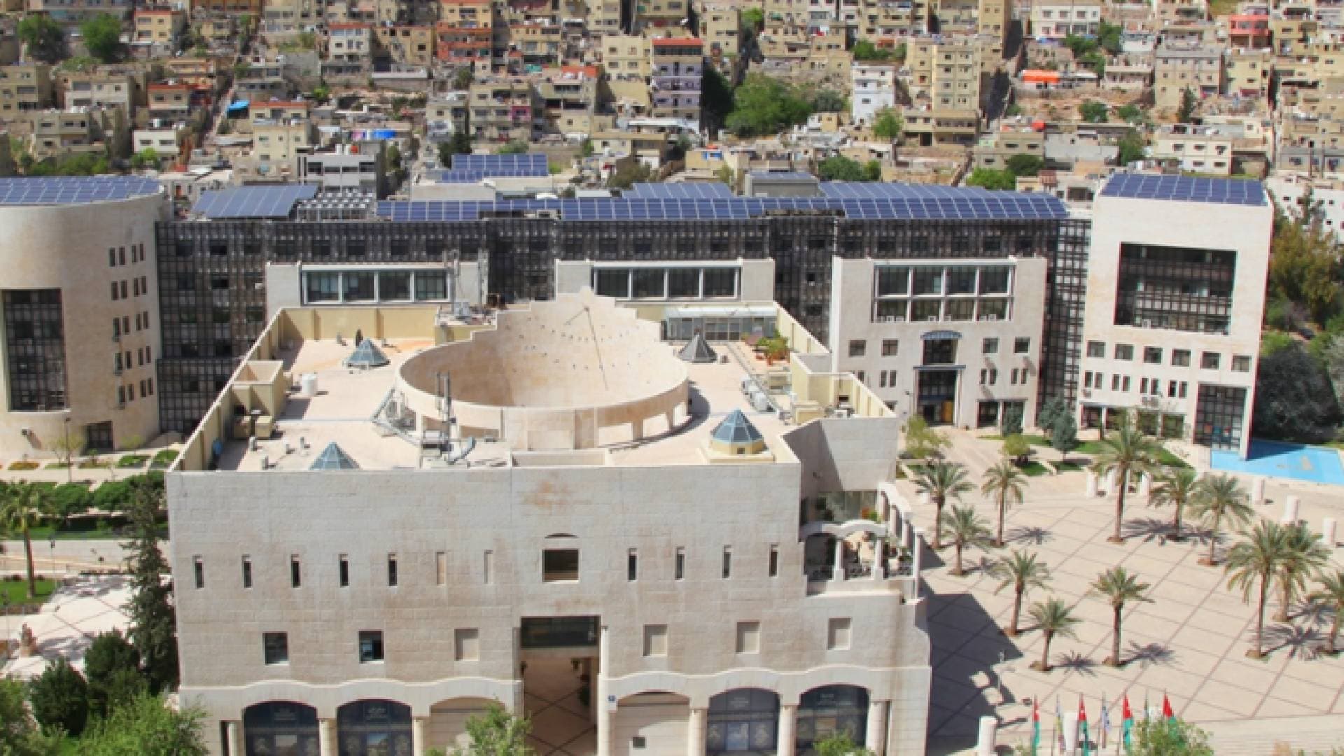 الأمانة تصدر ٤٤٧٩ رخصة مهن جديدة إلكترونيا منذ مطلع العام