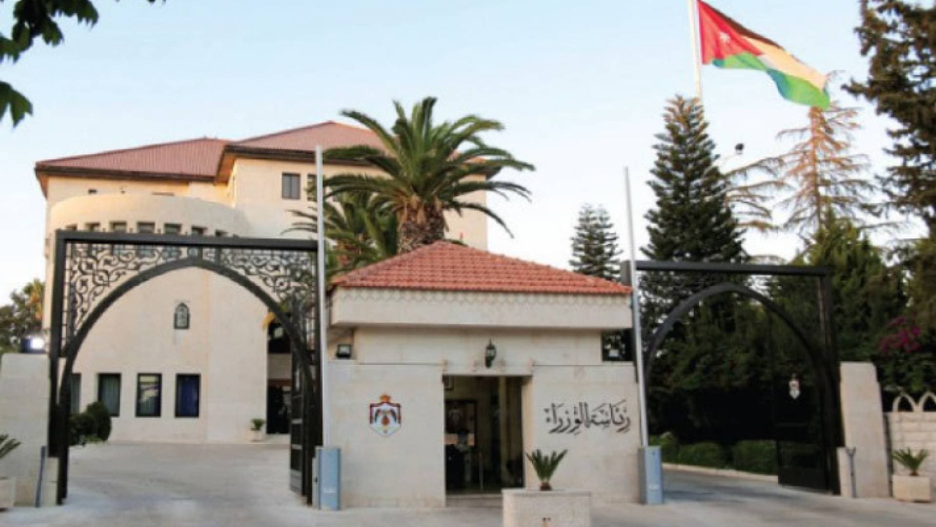 بالفيديو.. تفاصيل أول جلسة مجلس وزراء عقب أداء القسم للوزراء الجدد