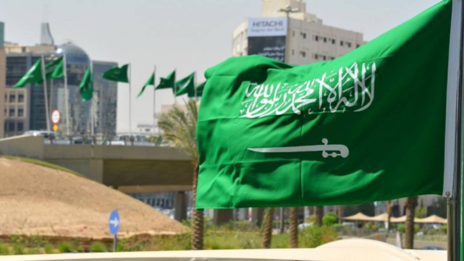 السعودية تتخذ قرارا حاسما تجاه الطلاب غير المطعمين بلقاح كورونا