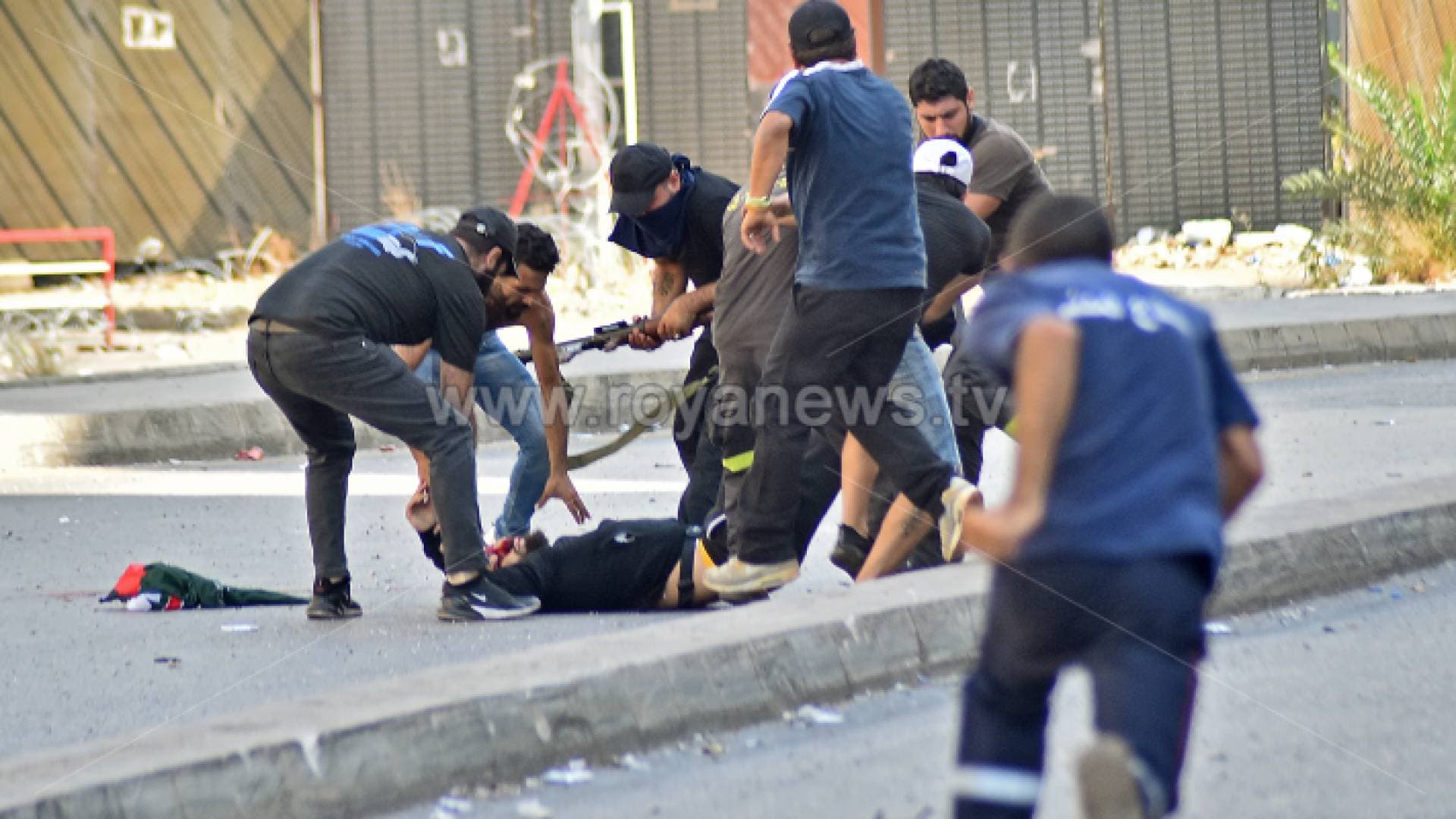 الصليب الأحمر اللبناني: ارتفاع عدد قتلى اشتباكات بيروت إلى ٧