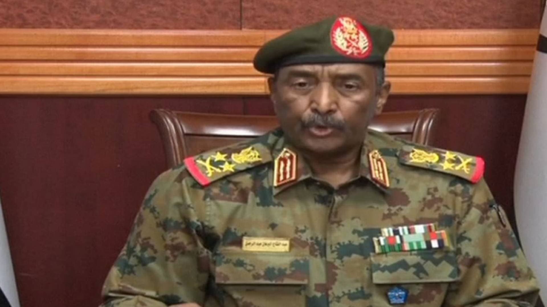 البرهان يعلن حل المجلس السيادي والحكومة ويعلن حالة الطوارىء في البلاد - فيديو