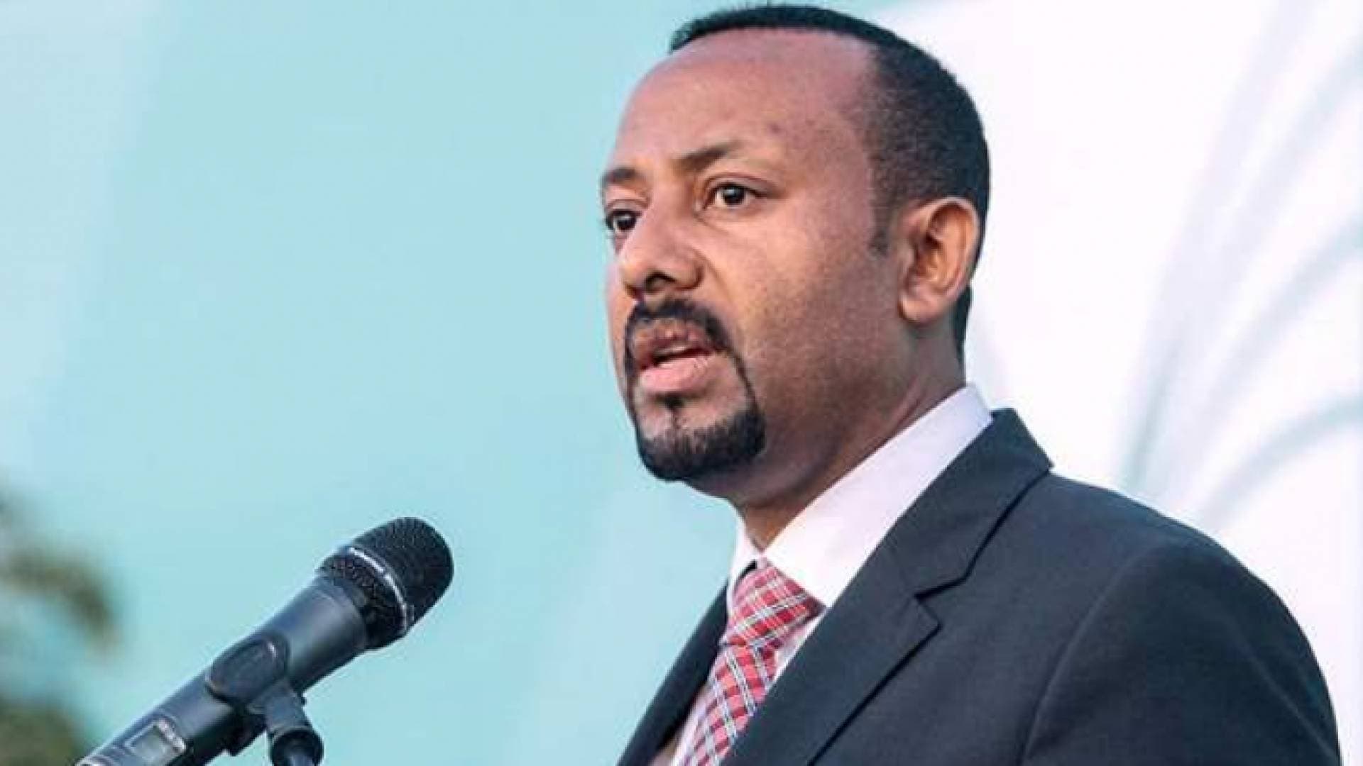 آبي أحمد يحذر من خطورة الوضع في السودان