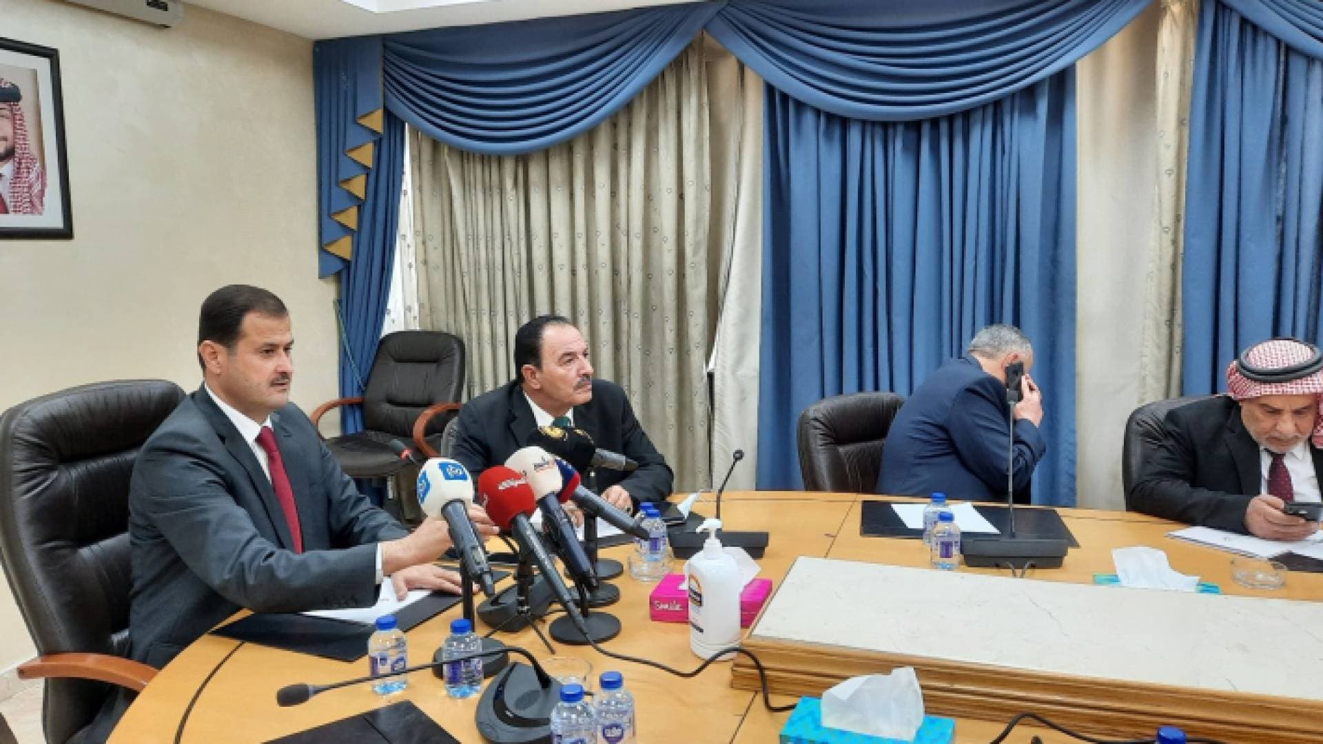 عويس يؤكد أن هناك حلا سريعا للمعلمين المستغنى عن خدماتهم
