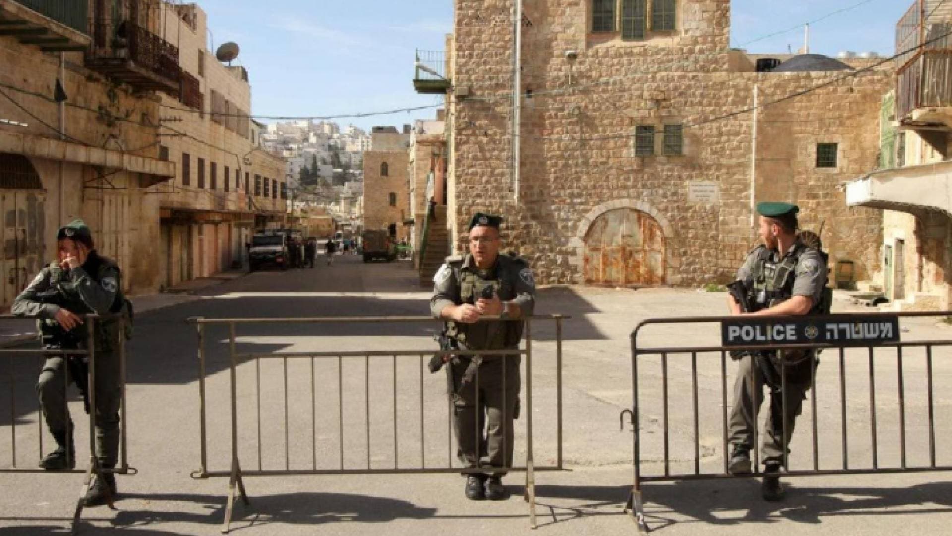 الاحتلال الإسرائيلي يغلق الحرم الإبراهيمي والمستوطنون يقتحمون البلدة القديمة