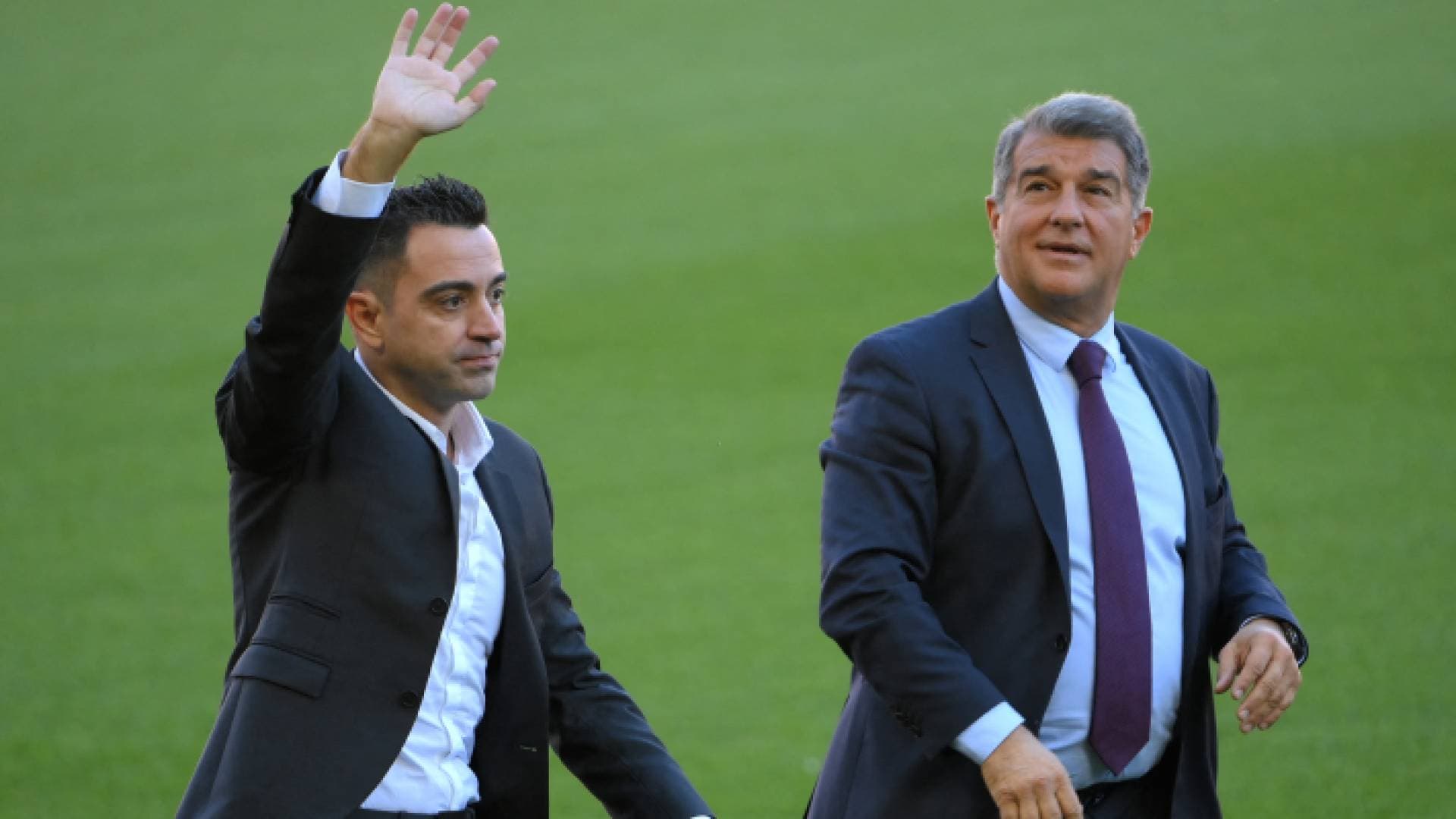 أول تصريح رسمي لتشافي بعد توليه تدريب برشلونة