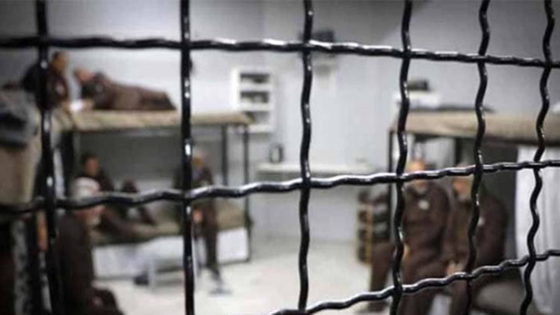 الأسرى الفلسطينيون المضربون عن الطعام يواجهون مخاطر أكبر مع مرور الوقت