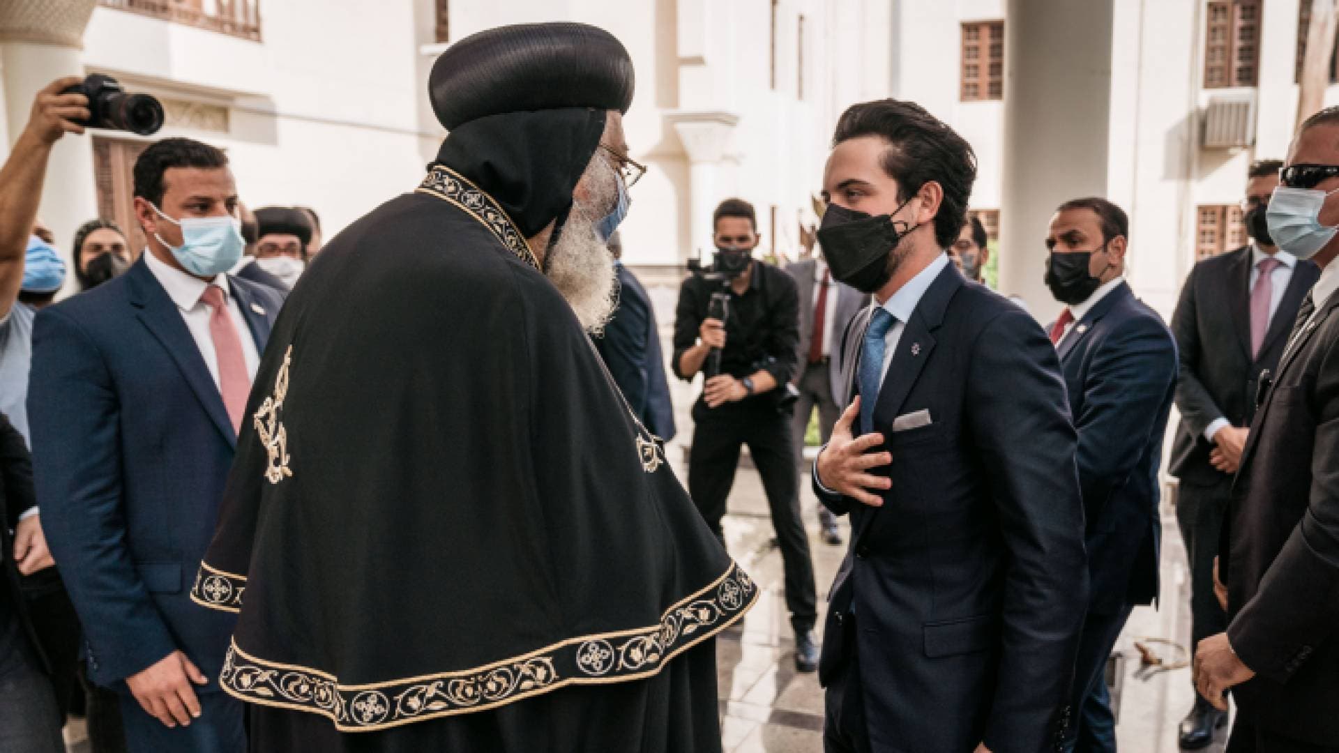 ولي العهد يلتقي بابا الإسكندرية وبطريرك الكنيسة القبطية الأرثوذكسية - صور