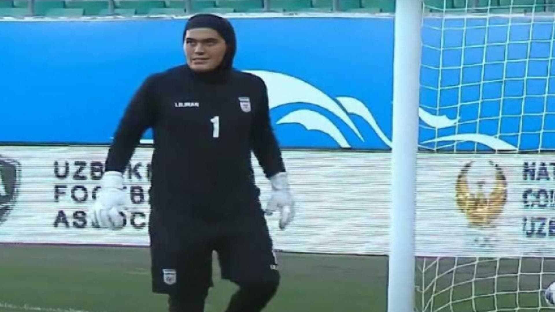 كشف جنس حارسة مرمى منتخب إيران للسيدات لكرة القدم