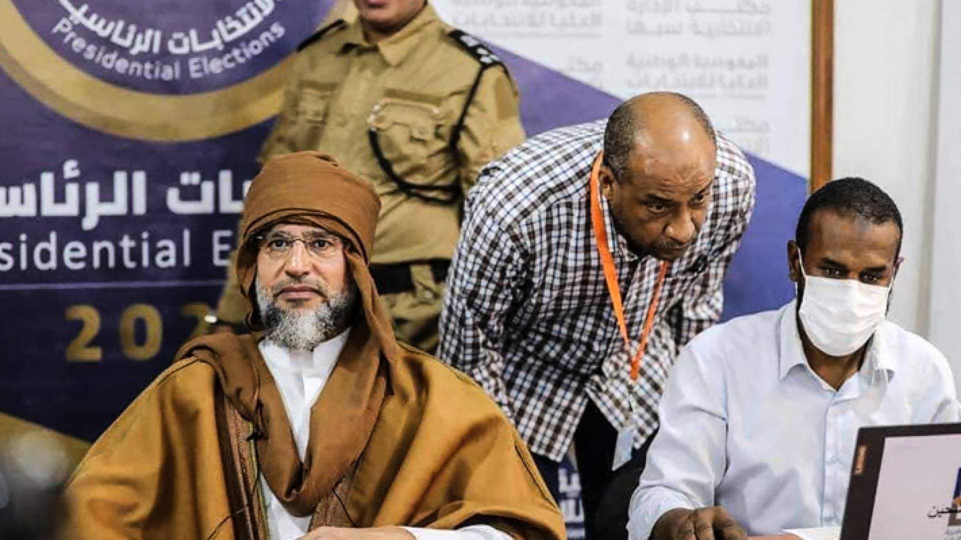القذافي الابن عاد برداء أبيه.. والرهان بيد "تيار الخضر"