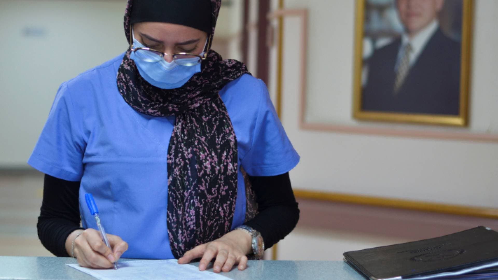 بالفيديو.. ما هي أسباب ارتفاع إصابات كورونا في الأردن والعالم؟