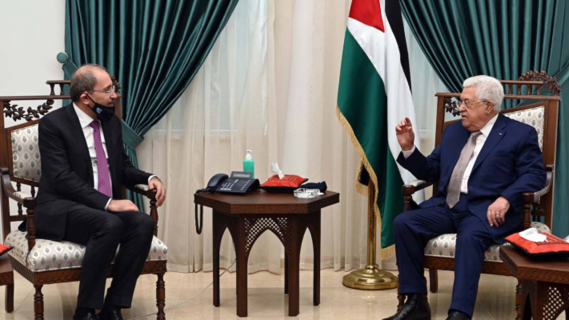 الصفدي يلتقي محمود عباس في رام الله السبت