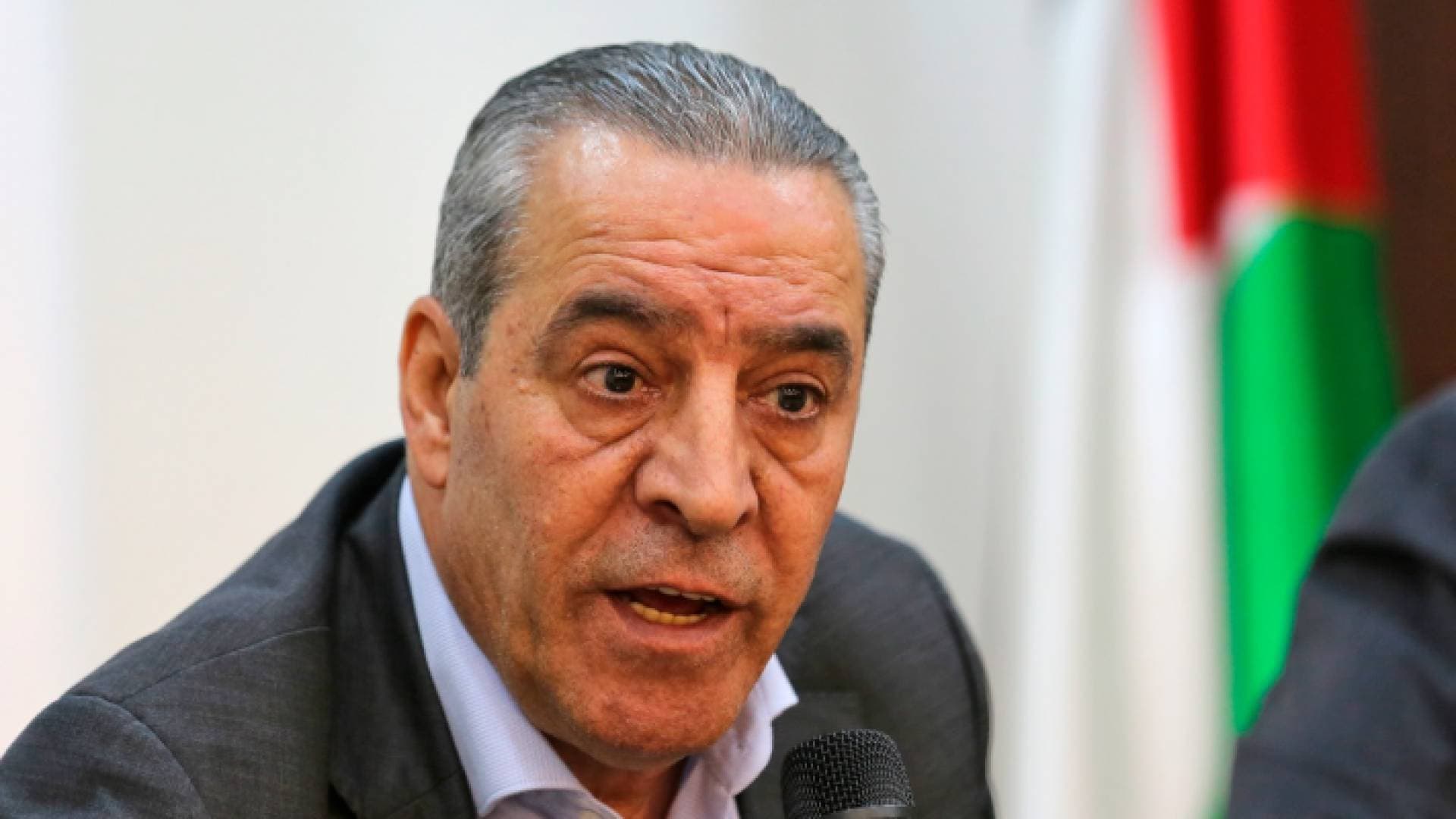 وزير فلسطيني: الصفدي نقل رسالة "هامة" من الملك لعباس