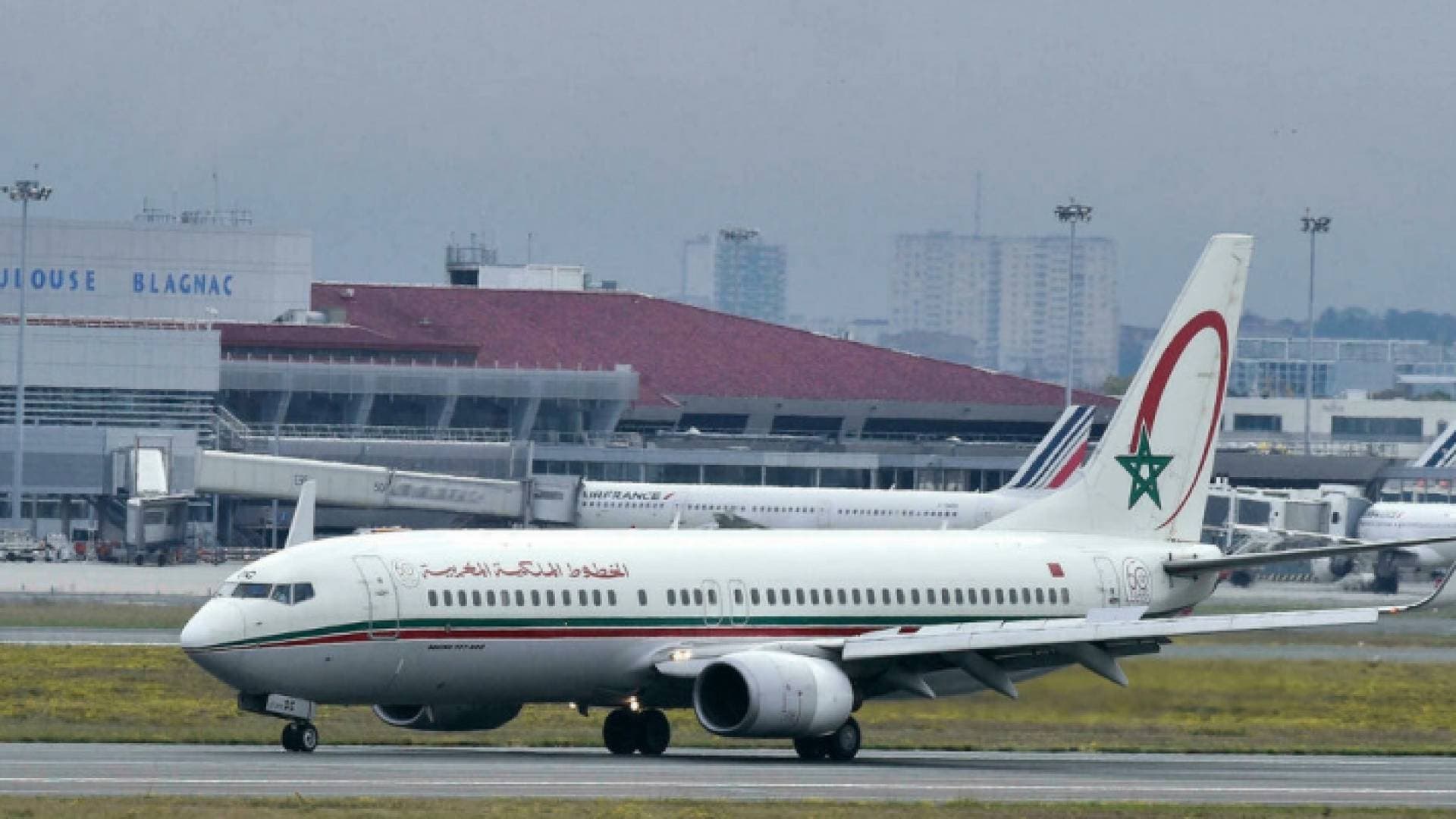 بسبب أوميكرون.. المغرب يؤجل إطلاق أول خط جوي مباشر مع الاحتلال