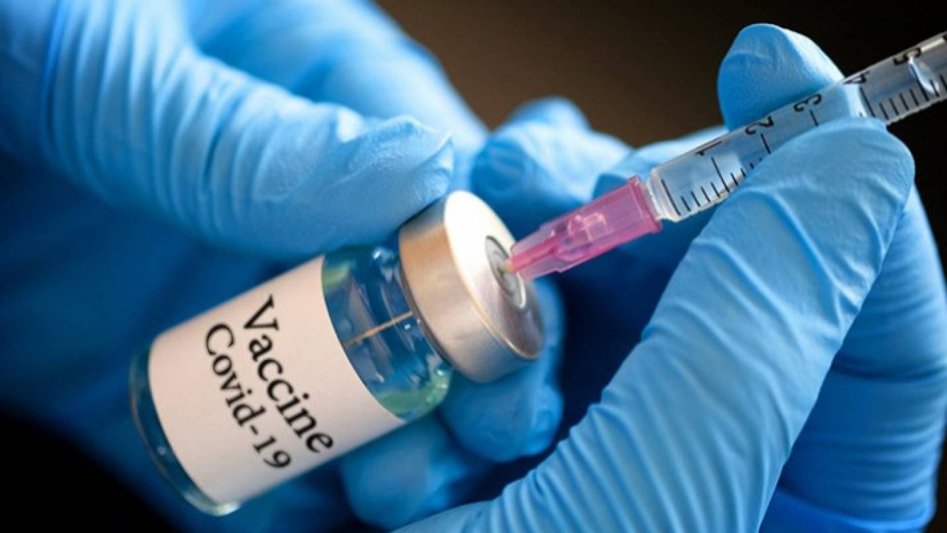 العالم يتجاوز إعطاء ٨ مليارات جرعة لقاح كورونا