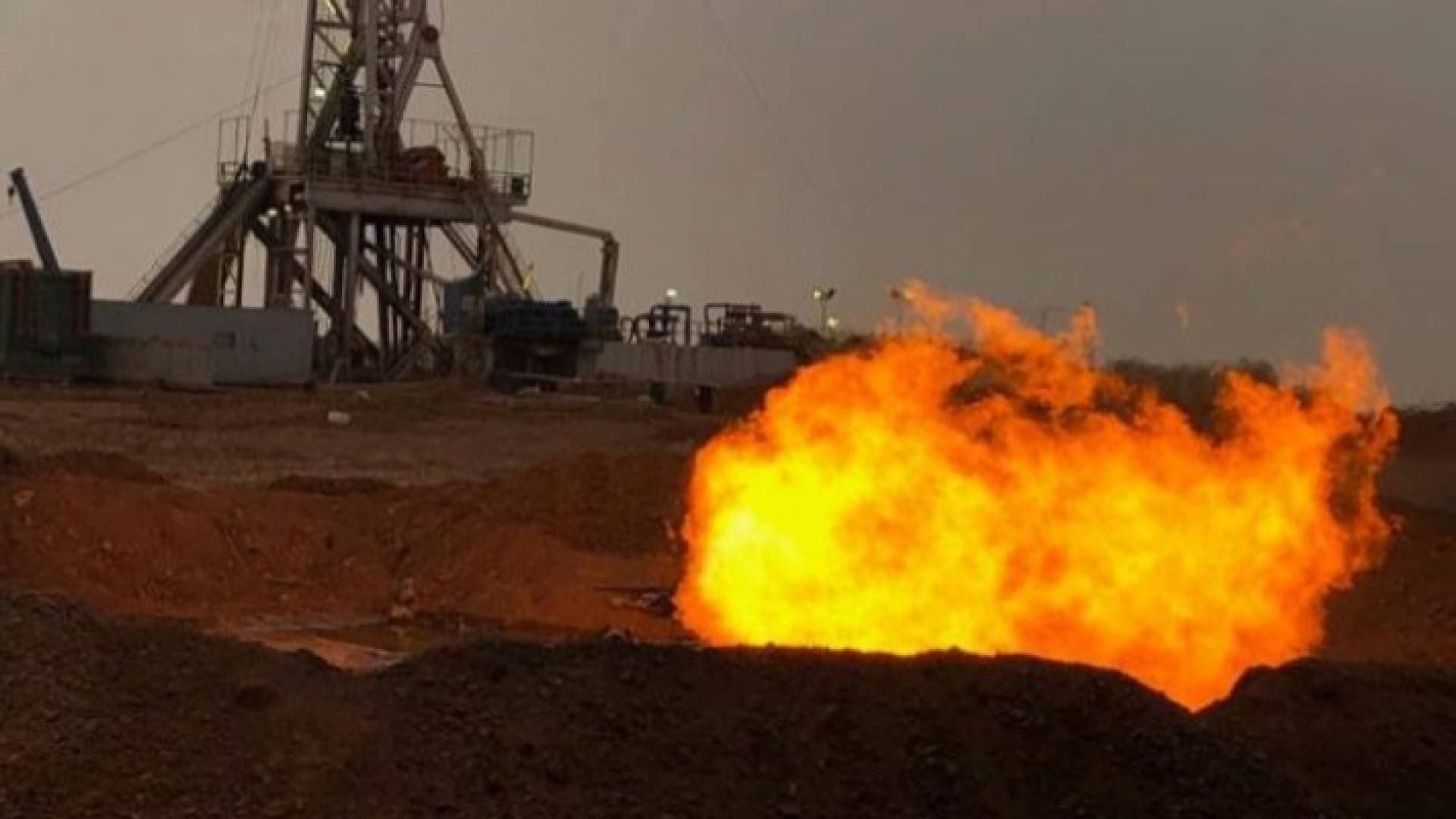 الخرابشة: اكتشاف بئرين جديدتين للغاز في حقل الريشة - فيديو