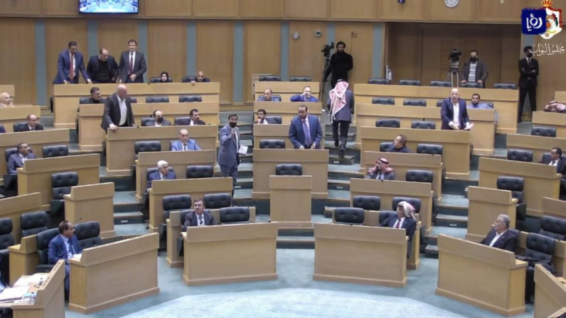 جلبة تحت القبة وانسحاب نواب.. والدغمي يرفع الجلسة -فيديو